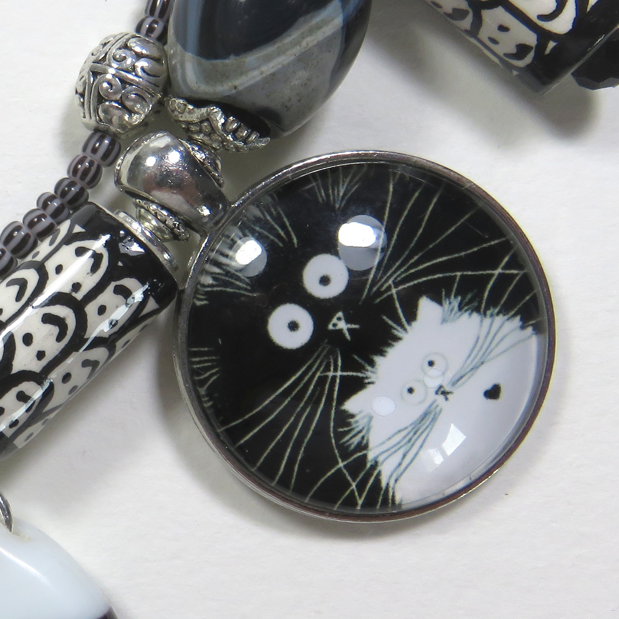 YING & YANG DE CHAT – Image 5