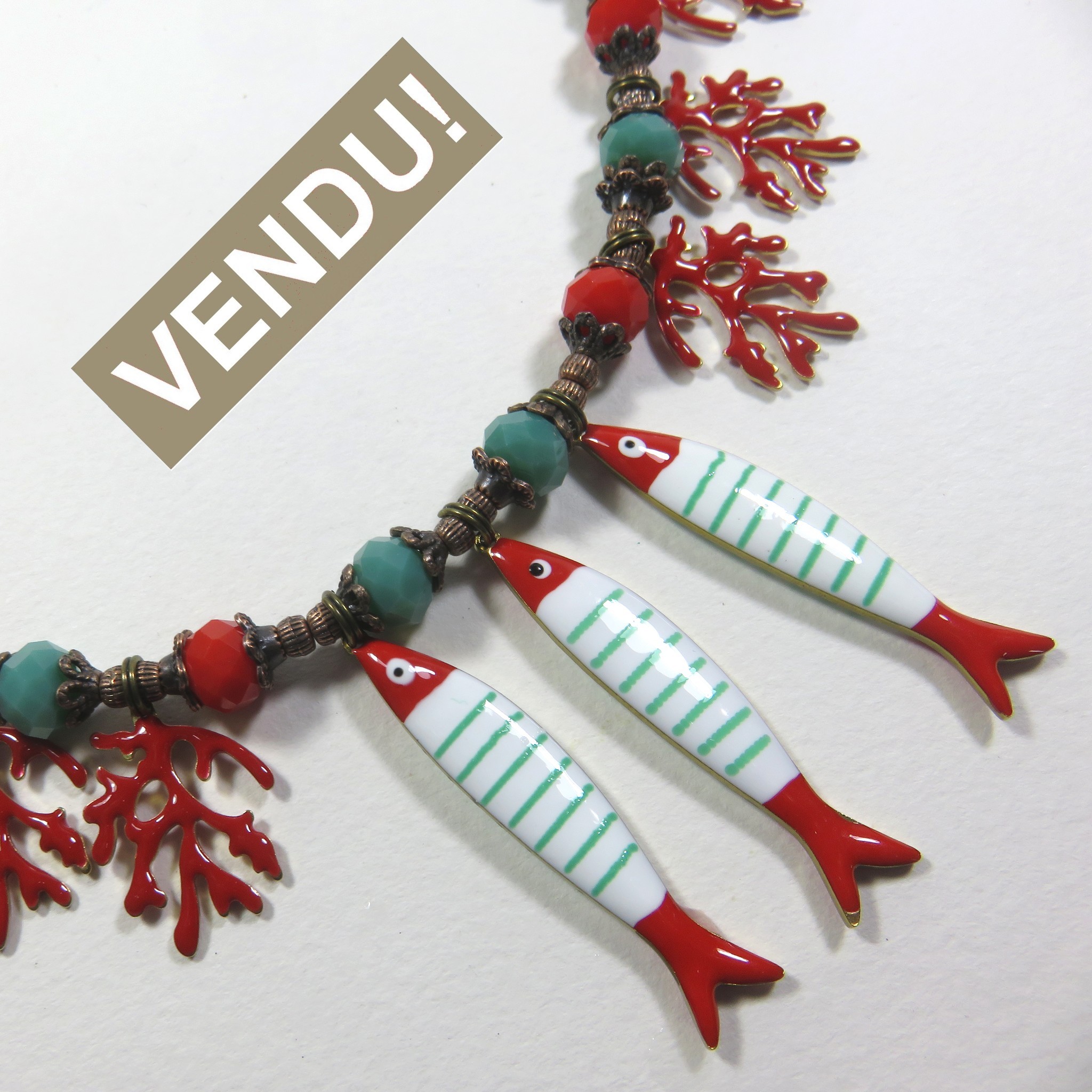 POISSONS SUR LIT DE CORAIL